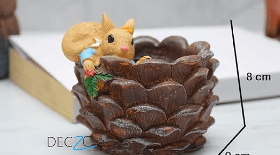 Squirrel_Sitting_in_Pine_Cone_Resin_Pot_for_christmas_home_decor